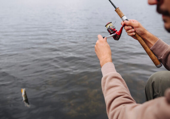 Licencia de pesca en Andalucía, ¿cómo obtenerla?