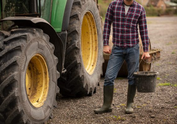¿Cómo elegir repuestos agrícolas adecuados para tu tractor?