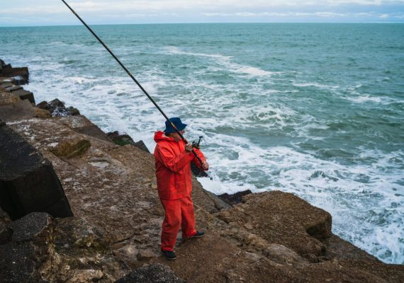 ¿Qué es la pesca rock fishing y cómo se practica?